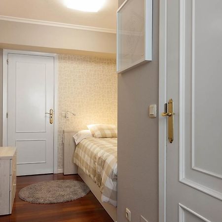 Pension Residencia F&F Santiago de Compostela Exterior foto